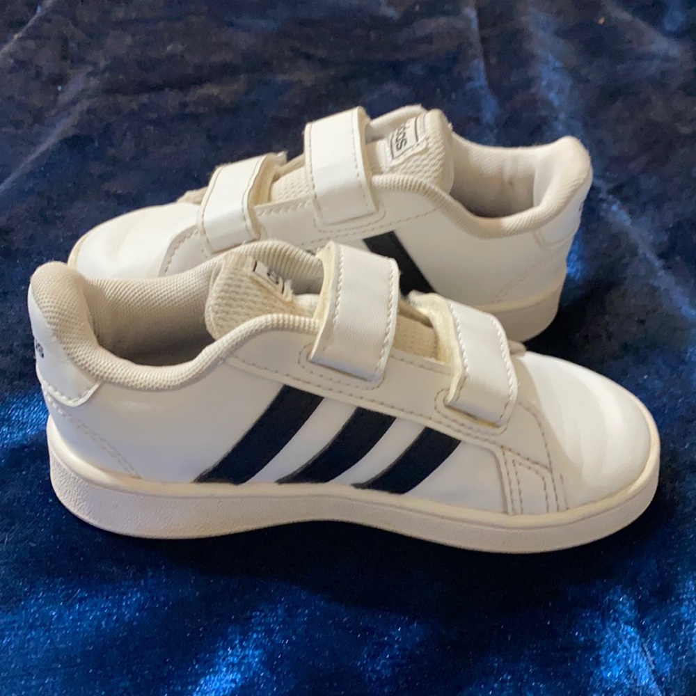 Adidas slip on